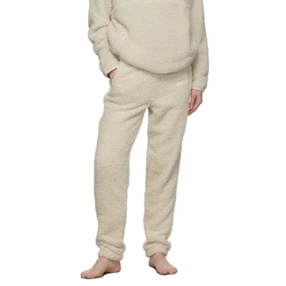 SKIMS Pants - NWT SKIMS Cozy Knit Sherpa Fleece Jogger, Bone (L)